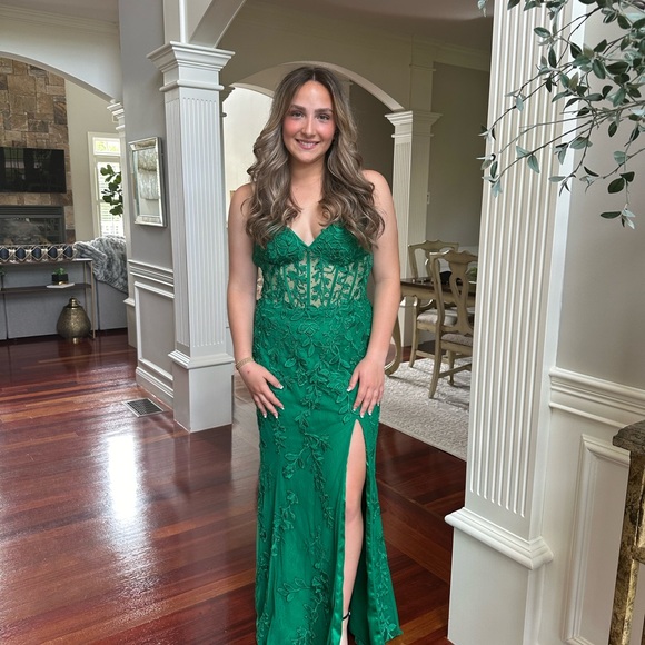Sherri Hill Dresses & Skirts - Elegant Green Lace Gown